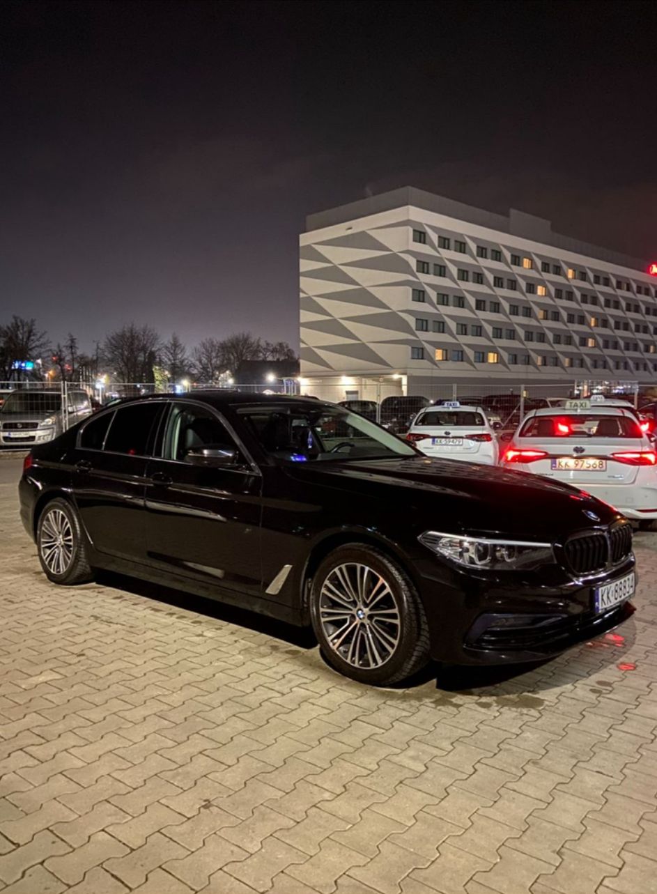 Luksusowy Mercedes do transferów z lotniska w Krakowie